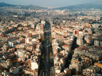 Explora Barcelona a través de su arteria más extensa